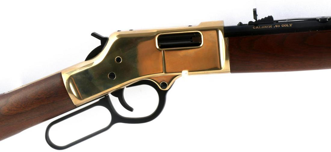 HENRY BIG BOY CLASSIC LEVER ACTION RIFLE .45 COLT: Features a 20 inch heavy octagon barrel with near mint bore, 95% bluing, polished brass receiver and plate, maker marked to left barrel flat, caliber marked to right barrel flat, 10-rd capacity, fixed