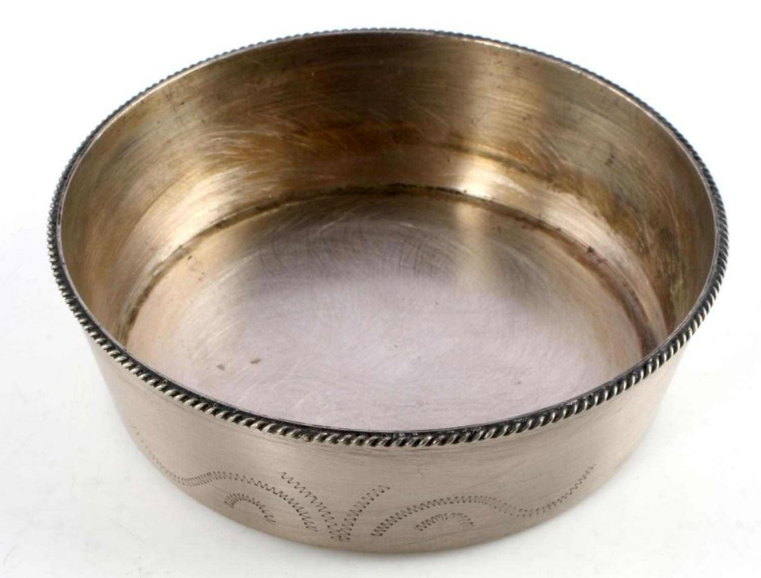 WWII GERMAN THIRD REICH HITLER JUGEND 1939 ASHTRAY: WWII German Third Reich Hitler Jugend Gausieger 1939 Ashtray, measures approx. 5 inches in diameter and 1.5 inches in height. Bottom displays NSAP eagle, emblem and reads "Gausieger 1939." Very good c