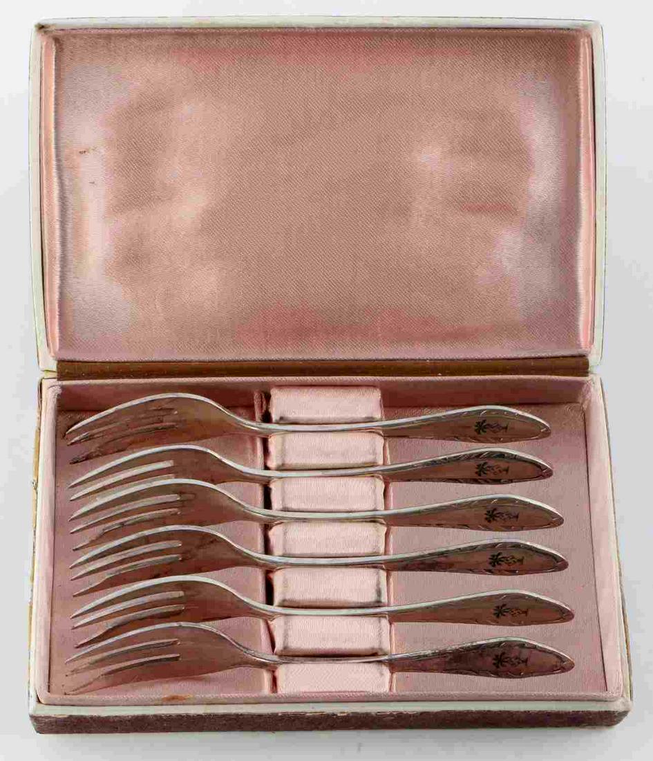 WWII GERMAN THIRD REICH AFRIKA CAMPAIGN SILVERWARE: WWII German Third Reich Afrika Campaign Silverware Set includes; Six forks, three pronged, each with Afrika Corps insignia on obverse of handle, marked "Eickhorn 90" on reverse, have not been tested. 