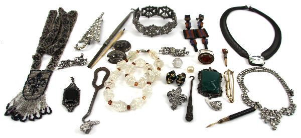 LADIES VINTAGE COSTUME & STERLING JEWELRY LOT: A collection of vintage and antique costume and sterling silver jewelry, including marcasite, rhinestone and Mexican sterling pieces. Weight: Sterling items 2.59 ozt Condition: Very good