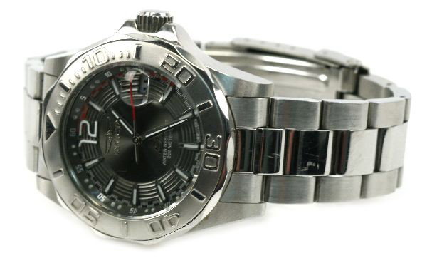 MENS INVICTA S1 RACING TEAM STAINLESS WRIST WATCH: Model# 2548. Limited edition # 1898/3000. Rotating bezel and date function. Movement: automatic Case: 40mm; stainless steel Band: 7 inches; stainlss steel Face, Dial, Hands: Gun metal gray face with s