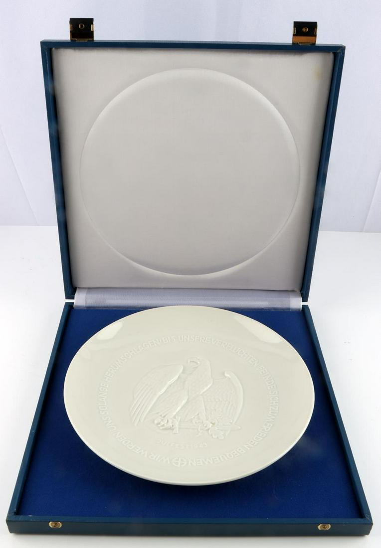 WWII ALLACH PORCELAIN SS JULFEST PLATE: In box, 1943 Julfest 10 inch plate, Frederick the Great quote at edge, eagle center, SS runic Allach mark. Very good original condition.