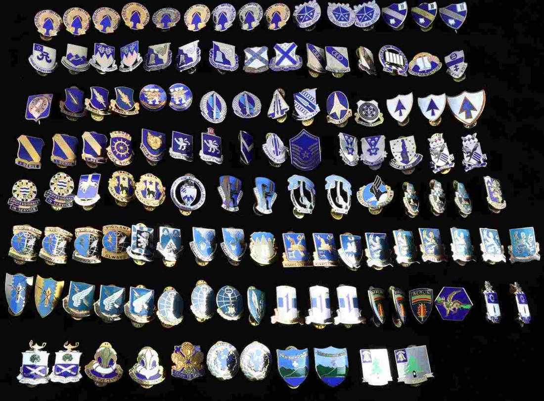122 WWII TO VIETNAM DISTINCTIVE UNIT INSIGNIA DUI: Some quite scarce some pairs and duplication, includes unusual Seal Team Six, Berlin Occupation and many more.