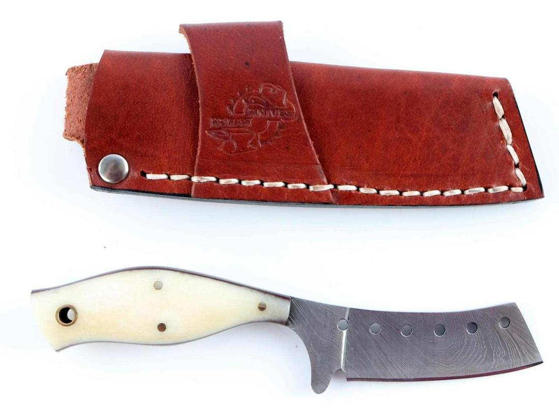 KNIFE RANCH HANDMADE DAMASCUS STEEL COWBOY KNIFE: Blade features full tang and bone grip. Includes leather sheath. Knife measures 6 inches total, blade measures 3 inches. In like new condition. This lot has a reserve.