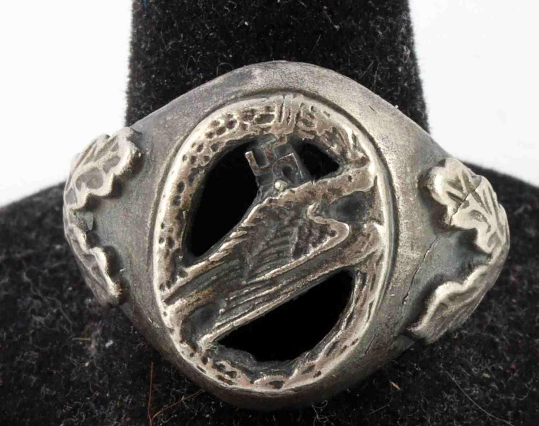 WWII GERMAN THIRD REICH LUFTWAFFE PARATROOPER RING: Size 10.5. No markings. Very good condition. Unauthenticated, sold as is.