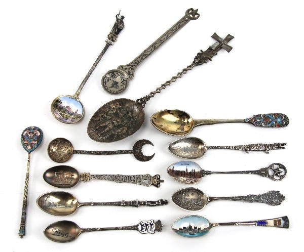 13 ANTIQUE SILVER SPOONS FROM AROUND THE WORLD: Included are spoons from 1907 Jamestown Exposition, Kobenhavn, Great Britain, Tower Eiffel, Greece (hand painted), Bethlehem (hand painted), Budapest (hand painted) and Egypt. Others appear mid easter