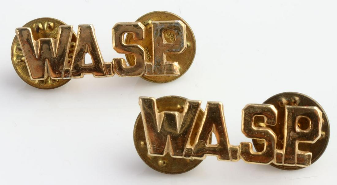 2 WWII US WOMENS AIR SERVICE PILOT WASP COLLAR PIN: Pair of USAAF WWII Womenâ€™s Air Service Pilot WASP Collar Insignia. The dimensions are 1 1/16 X 3/8 inches. The front reads â€˜W.A.S.P.â€™. The reverse side is marked Sterling. Both hav