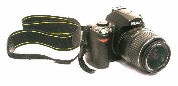 NIKON D40 DIGITAL SLR CAMERA 18-55MM LENS: Very good condition with new charger.