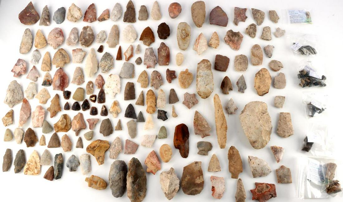 8.5 POUNDS OF UNSEARCHED ARROWHEADS AND FOSSILS: 8.5 pounds of unsearched arrowheads and fossils. Appear to be mostly broken pieces with deep patination. Florida found mostly. Highly collectible.