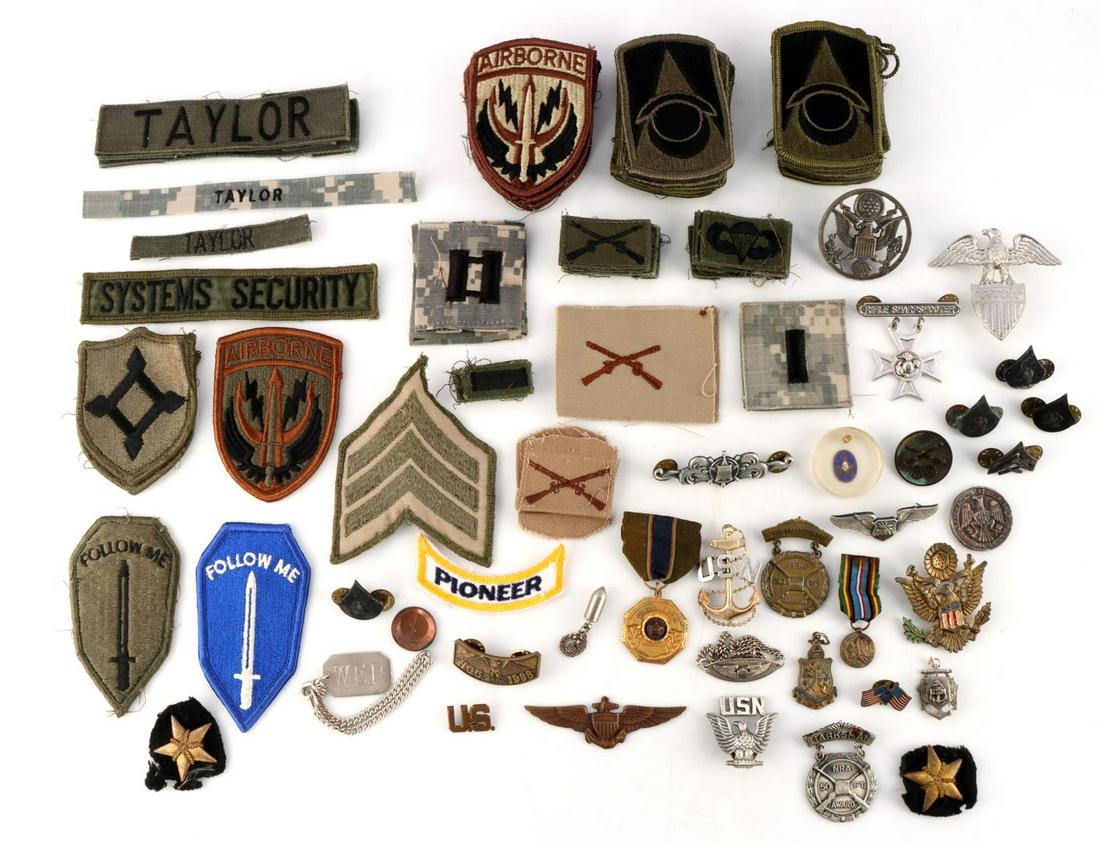 MILITARY METAL & CLOTH INSIGNIA AIRBORNE STERLING: Includes 51 grams sterling silver, USMC marksman is sterling as is Navy CPO cap badge and a few other pieces, medals, wings, Masonic and other items, cloth insignia includes Infantry, Airborne and mor