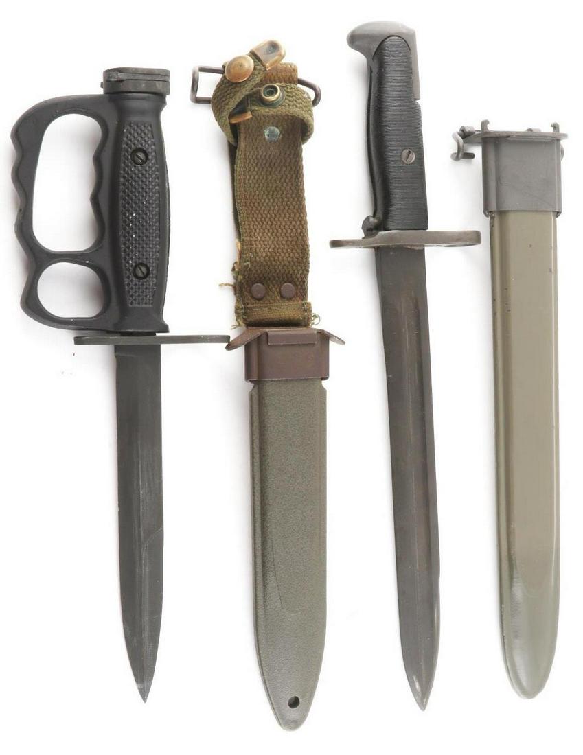 US VIETNAM M7 KNUCKLE DUSTER KNIFE ORDINANCE BAYONET: Steel knife has a 6.75 inch blade, checkered black metal knuckle duster grip, US M7 marked to top of guard, and US M8AI metal sheath. Ordinance bayonet marked UFH 1942 and measures 16 1/2 inches.