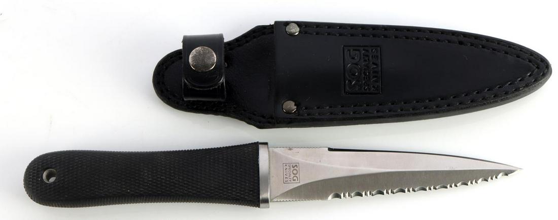 SOG SEKI JAPAN FIGHTING KNIFE DAGGER: As new and has an overall length of 9 1/2 inches with sheath.