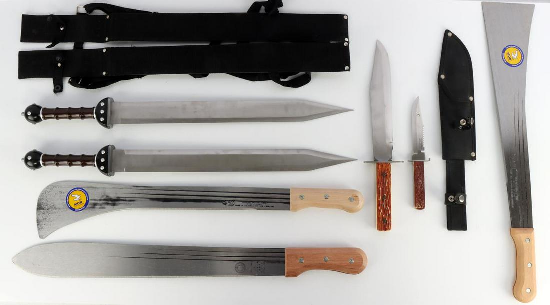 LOT OF 6 MACHETES AND ROMAN GLADIUS SWORDS: Steel blades and wooden grips. Measurements range 9 - 27 inches. Very good condition.