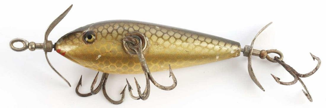 PFLEUGER MONARCH MINNOW PROPELLER 3 HOOK LURE: Hand painted with glass eyes, marked "Monarch Pflueger trademark" on front propeller blade alongside a depiction of a bull dog. Some light rust on hooks but no pitting, all hooks have all points. This
