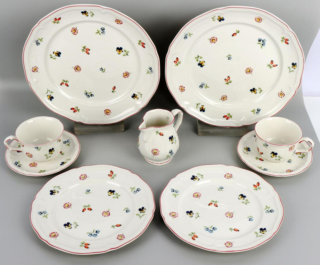 VILLEROY & BOCH PETITE FLEUR 2 PERON MIXED SETTING: Villeroy & Boch porcelain dinnerware lot includes: two 10.25 inch dinner plates, two 8.5 inch Salad plates, 2 Teacup and saucer set and 3.5 inch Creamer. Condition: like new with no chips, cracks or r