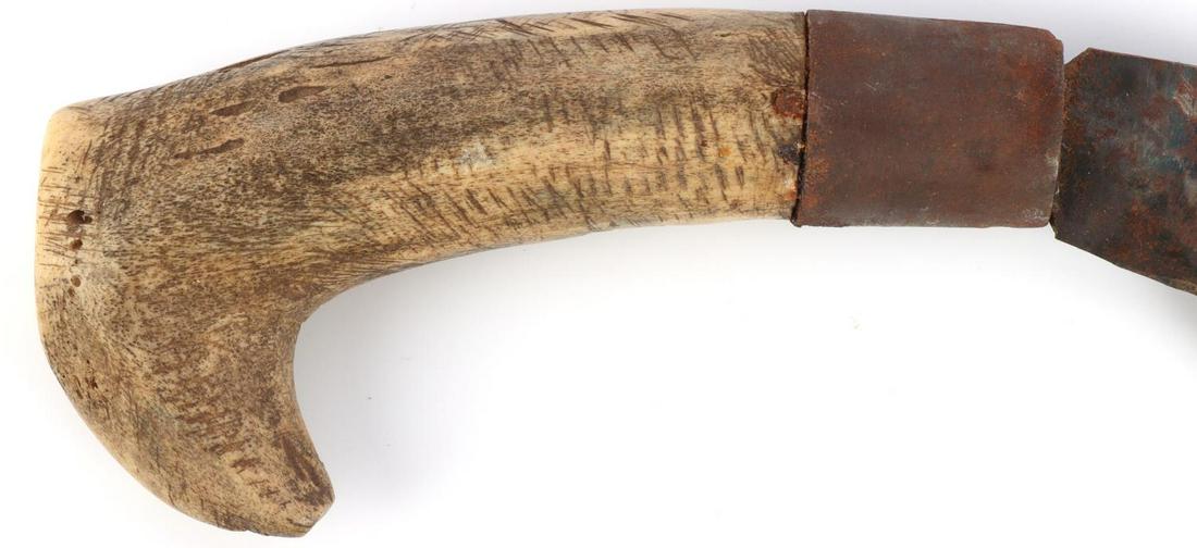 ANTIQUE PHILIPPINE BOLO KNIFE BONE GRIP: Early knife with bone grip. There is some surface rust but the blade remains sharp and very serviceable.