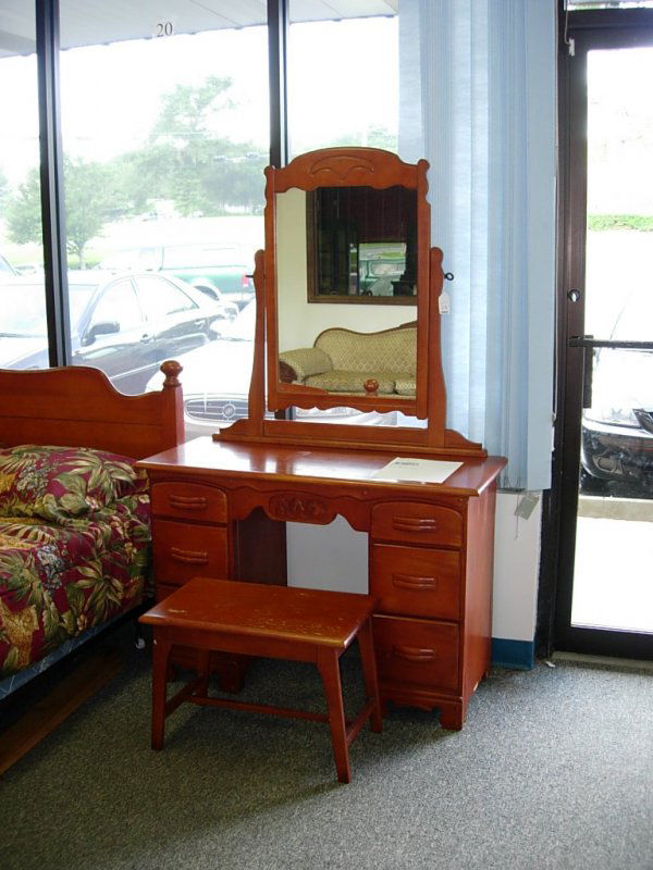 ANTIQUE MAPLE DRESSING TABLE & STOOL MAPLE DRESS: ANTIQUE MAPLE DRESSING TABLE & STOOL MAPLE DRESSING TABLE W MATCHING STOOL 3 DRAWERS ON EACH SIDE & TILT MIRROR SOME SCRATCHES OTHERWISE IN GOOD CONDITION 78"H 44"W 18" D STOOL IS 17"H 23"W 14"D MATCH