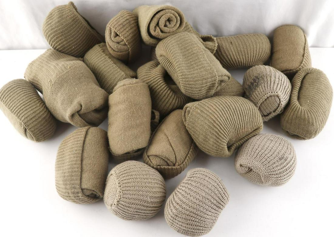 21 PAIR OF WWII US ARMY UNIFORM SOCKS: Most are in the 10 to 11 size range, all in very good and original condition.