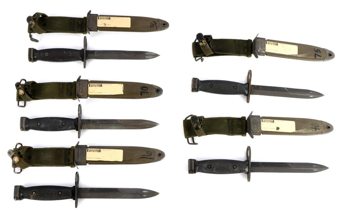 5 VIETNAM M 7 BAYONET LOT IN M 8 SCABBARDS: PWH Manufacturer on scabbard, very good original condition.