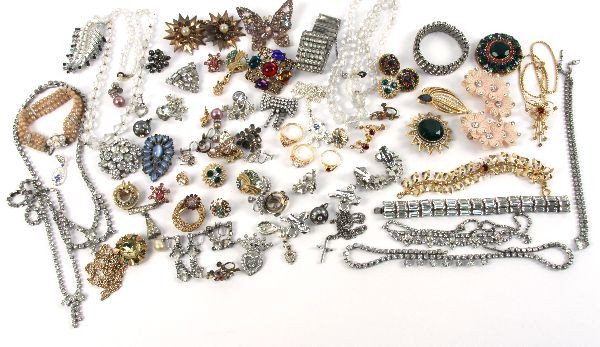 LARGE LOT OF CRYSTAL & RHINESTONE COSTUME JEWELRY: Collection of ladies antique and vintage crystal and rhinestone jewelry including pieces by Garne, Avon, Coro Craft, Bluette, Weiss, Mode Art, and Capri Jewelry. Condition: Very good