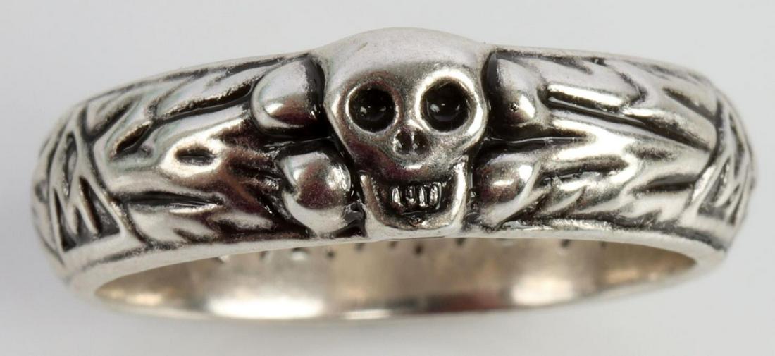 WWII GERMAN THIRD REICH WAFFEN SS HONOR RING: Comes with case. Inscribed "S. Ib. H. Schul 12.11.42 H. Himmler. Box measures 1 1/2 X 3/4 inches. Very good condition. Unauthenticated, sold as is.