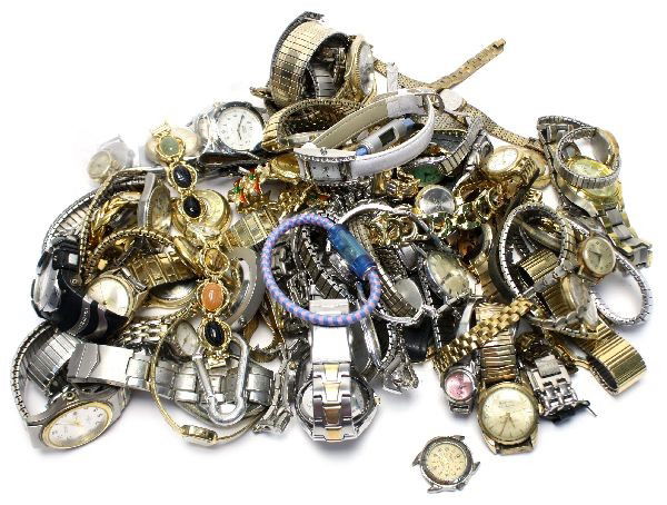 LARGE LOT OF 63 WRIST WATCHES & WATCH ACCESSORIES: Large lot of watches, watch bands, and watch faces including Elgin, Seiko, Timex, Amitron, Bulova, Gruen, Fossil, and Citizen. We do not warrant the working condition of timepieces. Weight: 6 lbs Cond