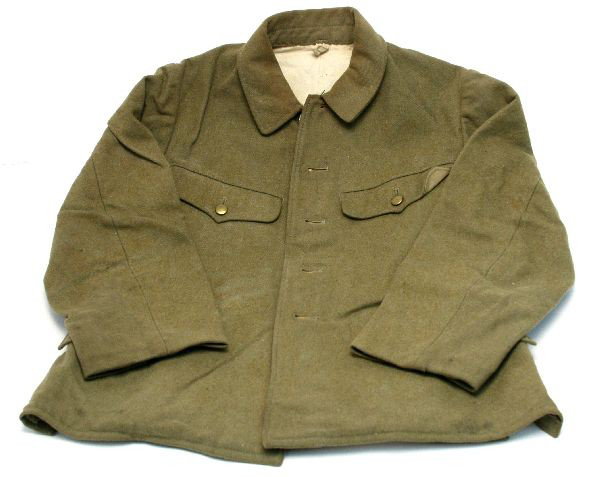 WWII JAPANESE ENLISTED TYPE 98 COMBAT TUNIC: WWII IJA wool Type 98 Enlisted Man's Combat tunic. Overall in good condition and moth free.