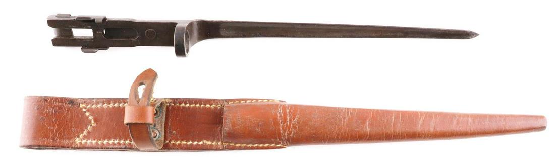 JOHNSON 1941 BAYONET & SCABBARD TENT PEG: Very good original condition, very good leather scabbard, no markings of any kind on either.