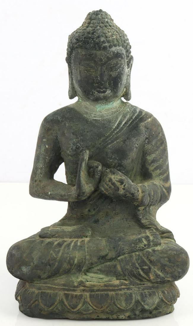 ANTIQUE SITTING BUDDHA BRONZE STATUE: Circa approximately 18th to 19th century bronze Shakyamuni Buddha statue in bronze. In good condition with debitage and patination. Measures 4.5 X 7.5 X 3 inches (11x19x8 cm).