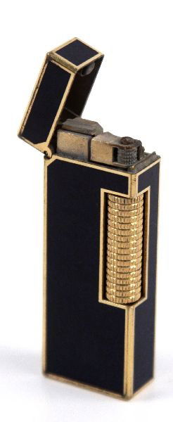 VINTAGE DUNHILL GOLD PLATED LIGHTER: Swiss made Dunhill lighter, gold plated and enamel. Some use wear, overall very good.