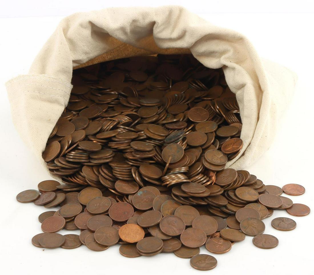 LINCOLN WHEAT CENTS 1950'S BETTER LOT OF 2500: Good mix of the 1950's Lincoln Wheat Penny. Many show mint luster Total weight 17.5 pounds and includes more than 2500 coins.