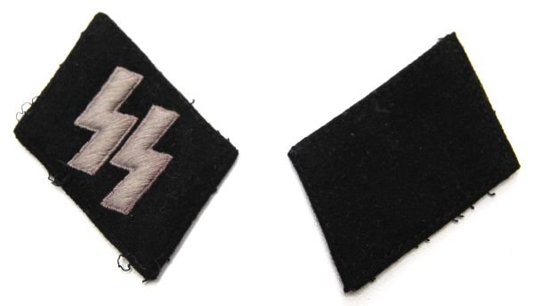 WWII SS ENLISTED MENS WOOL COLLAR TABS: WWII SS wool enlisted collar tabs, mothing free.