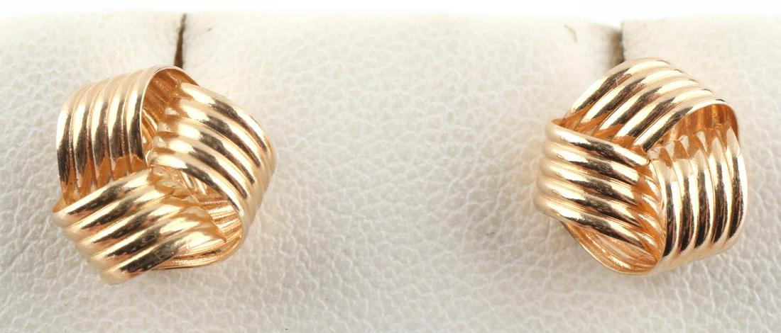 14K YELLOW GOLD WOVEN KNOT STUD EARRINGS VINTAGE: Stamped "14K" on post. Total weight 1.1 grams. This lot has a reserve.