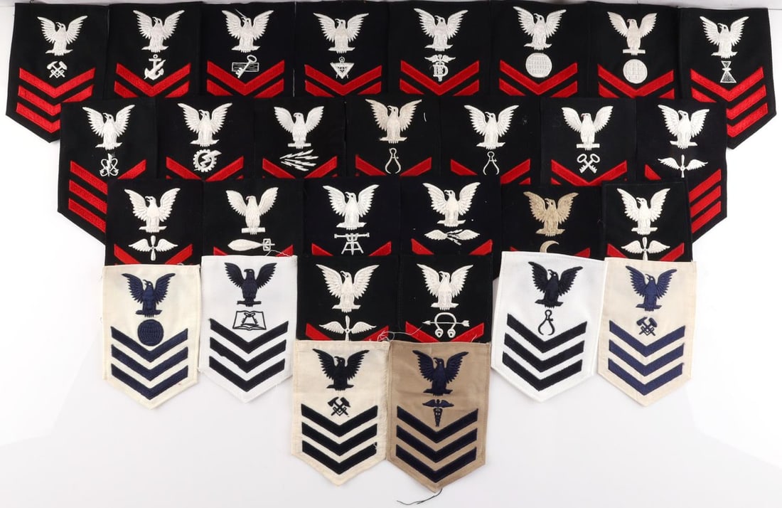 30 WWII UNITED STATES NAVY RATE & RANK PATCHES LOT: Lot of thirty(30) various WWII United States Navy rank patches including Instrument patch, Hospital Corpsmen, Aviation Anti-Sub, Torpedoman patch, and more! Patch sizes approx. 5 1/2 inches. Good cond