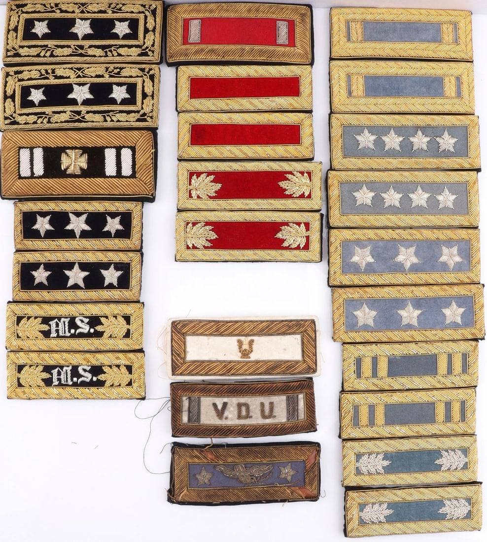 25 WWII POST WAR US MILITARY SHOULDER BOARDS LOT: Lot of twenty-five (25) WWII to Post War US Military bullion shoulder boards including eleven pairs. Shoulder boards include three and four star General boards, Infantry major boards, Field Artillery 