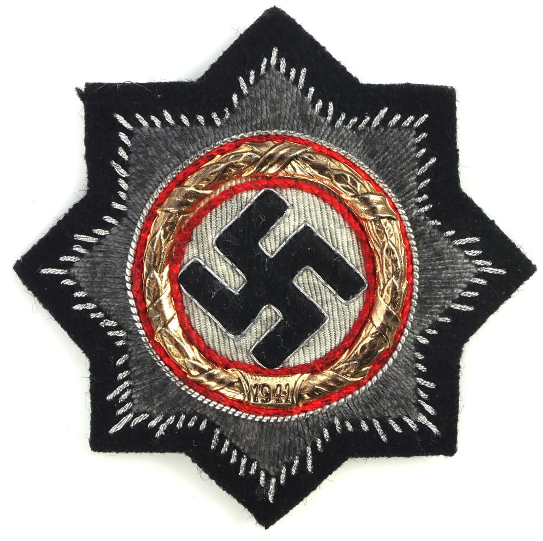 WWII GERMAN THIRD REICH PANZER GERMAN CROSS CLOTH: WWII German Third Reich German Cross Panzer in gold cloth version. Size is 3 inches in diameter and in very good condition. Unauthenticated and sold as is,