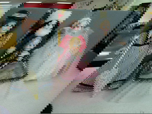 MADAME ALEXANDER EFFANBEE DOLL LOT OF 4 1 MADAME: MADAME ALEXANDER EFFANBEE DOLL LOT OF 4 1 MADAME ALEXANDER VINYL SLEEPY EYE DOLL IN ROSE BALL ROOM OUTFIT 9", 3 EFFANBEE 1176 VINYL SLEEPY EYED DOLLS FAIRY GODMOTHER, STRIPED WALKING OUTFIT W PARASOL,