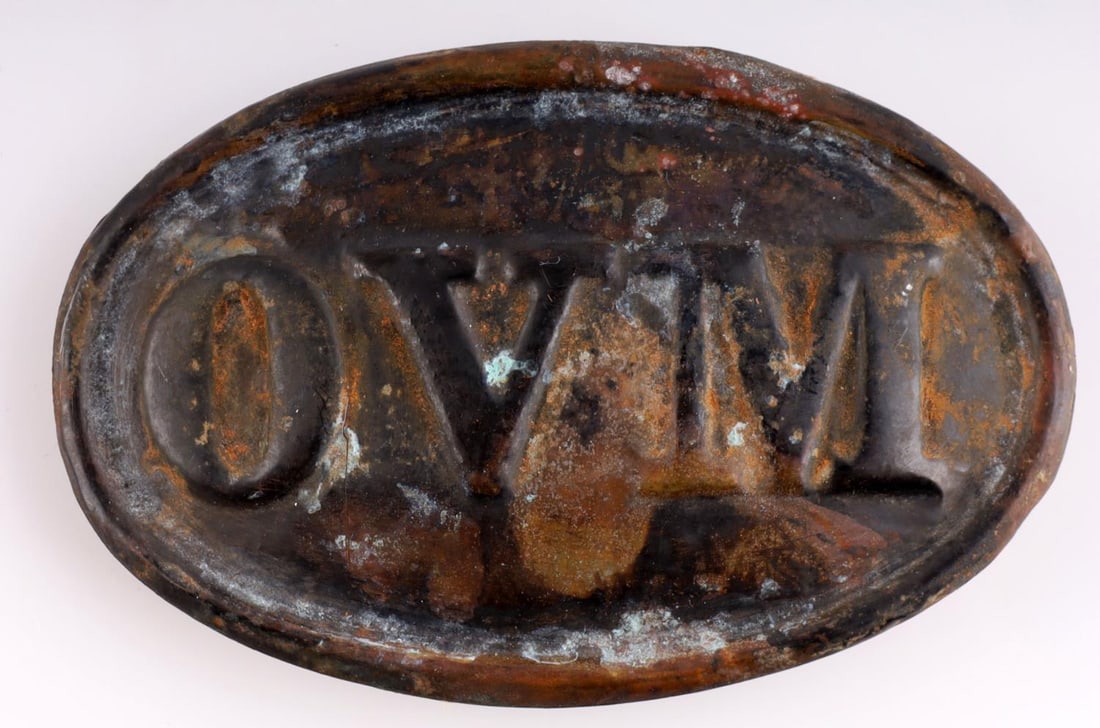 US CIVIL WAR OHIO VOLUNTEER OVAL BELT BUCKLE: Brass belt buckle with lead filled back. Features puppy paw belt hooks. Measures 2 1/8 X 3 1/8 inches. Very good condition. Collection acquired from a family who searches battlefields for belt buckles