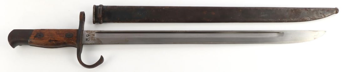 WWII JAPANESE ARISAKA TYPE 30 BAYONET HOOK QUILLON: Imperial Japanese Arisaka Type 30 bayonet, with hooked quillon. Contract manufactured under Kokura Arsenal supervision. 21-inch length. Overall condition is very good.
