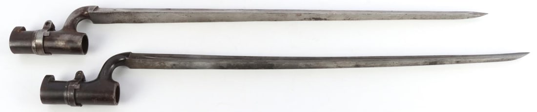 2 CIVIL WAR SPRINGFIELD SOCKET BAYONET LOT: Lot of two (2) Civil War Springfield three-sided bayonets. Very small amount of surface but over all very good condition. Length is 20.5 inches. Unauthenticated and sold as is.