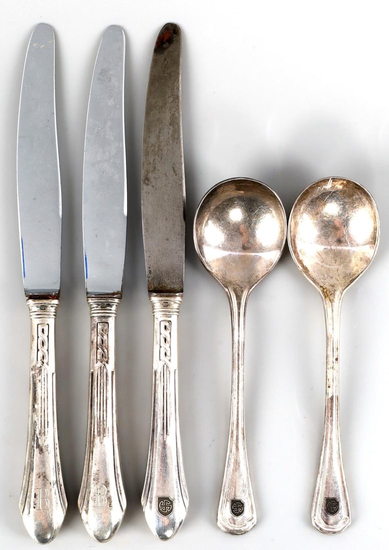 5 WWII GERMAN REICH WAFFEN SS WIKING TABLEWARE LOT: Lot of five (5) WWII German Reich Waffen SS divison "Wiking" officer's canteen tableware including three knives and two spoons. All Utensils feature the Wiking unit insignia on the handle. Knives feat