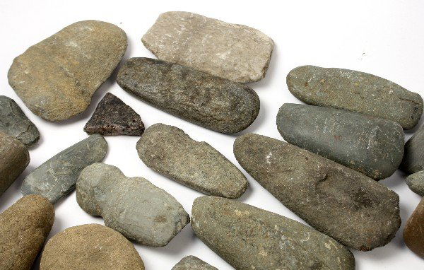 MIXED NATIVE AMERICAN STONE TOOLS & FISH HOOKS - 5
