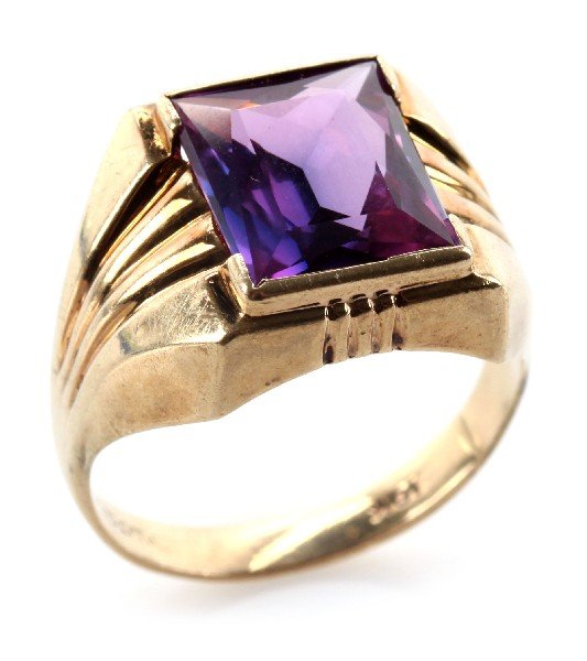 MENS 10K YELLOW GOLD ALEXANDRITE ESTATE RING: Features bezel set rectangular cut alexandrite totaling approx. 5.95 cts. (12 by 10 by 5.1 millimeters). Stamped "Duval" inside of shank. Size: 10.5 Weight: 5.7 grams Condition: Overall in very good c