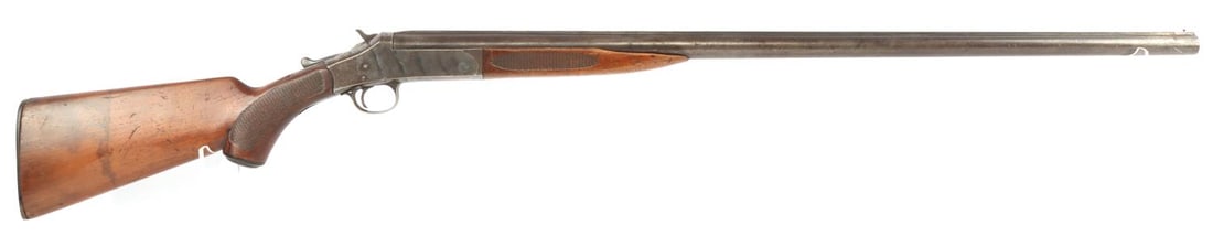 HARRINGTON & RICHARDSON 12 GAUGE SINGLE SHOTGUN: Harrington & Richardson 12 gauge single-shot shotgun. Bright bore with light pitting. 32 inch barrel. Maker marked to left receiver. Serial numbered barrel. Steel with wood stock and forearm with chec