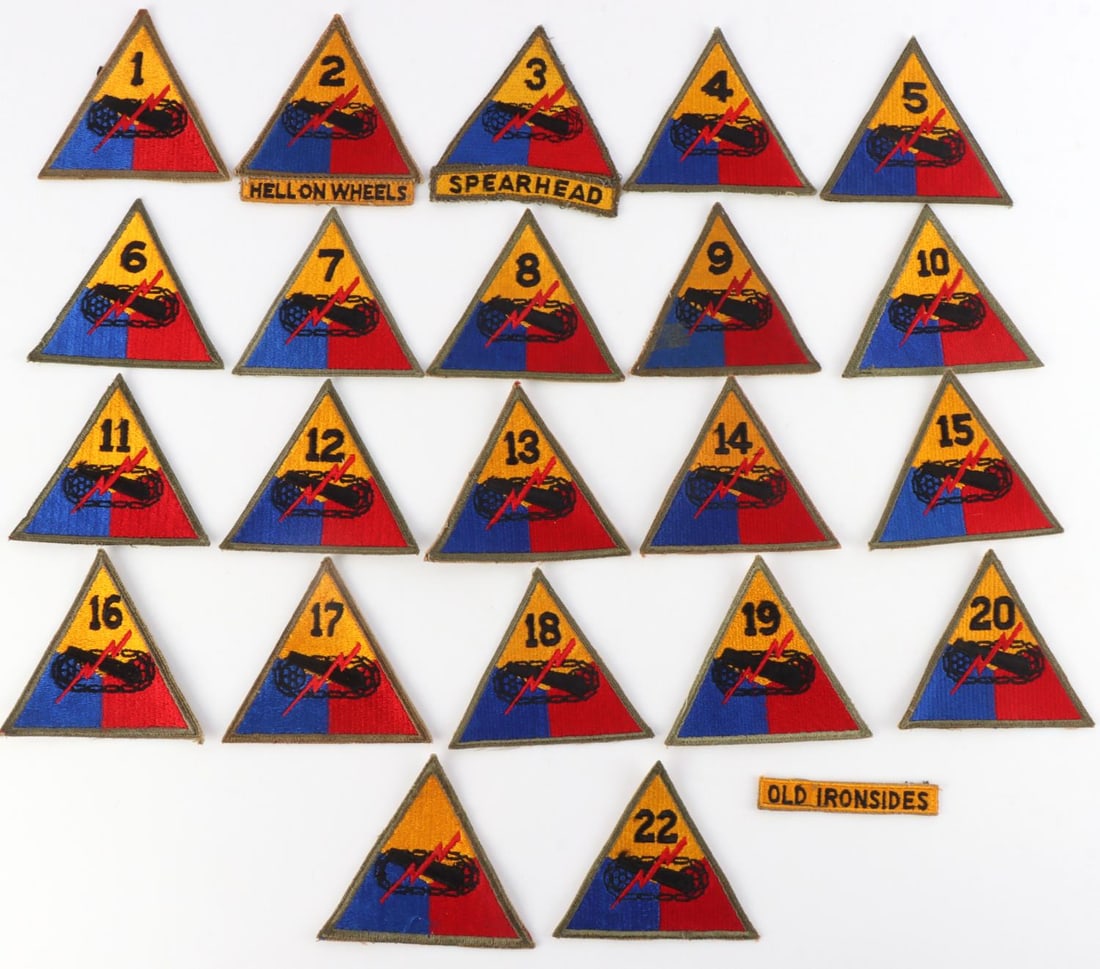 WWII US ARMY ARMORED DIVISION SHOULDER PATCHES: "Old Ironsides", "Hell on wheels" and many others included. In good condition.