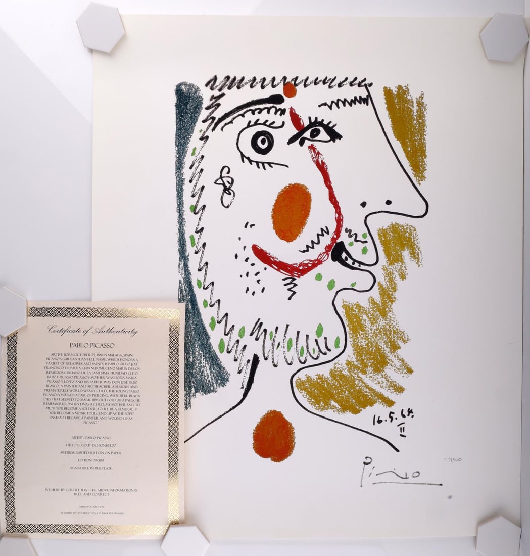 PABLO PICASSO LITHOGRAPH LE GOUT DU BONHEUR W COA: Le Gout Du Bonheur Limited Edition on paper no. 77/300 Signature in the plate with Certificate of Authenticity. Dimensions: 20x24 inches Condition: very good, unmounted.