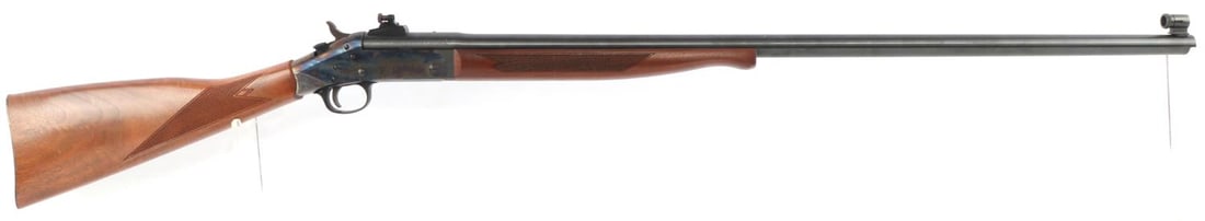HARRINGTON & RICHARDSON BUFFALO CLASSIC 45-70: H&R break barrel .45-70 single shot rifle. Bore is bright and clear with very good rifling. Mechanically very good, functions without issue. Wood and steel finish on exterior very good. Caliber: .45-7