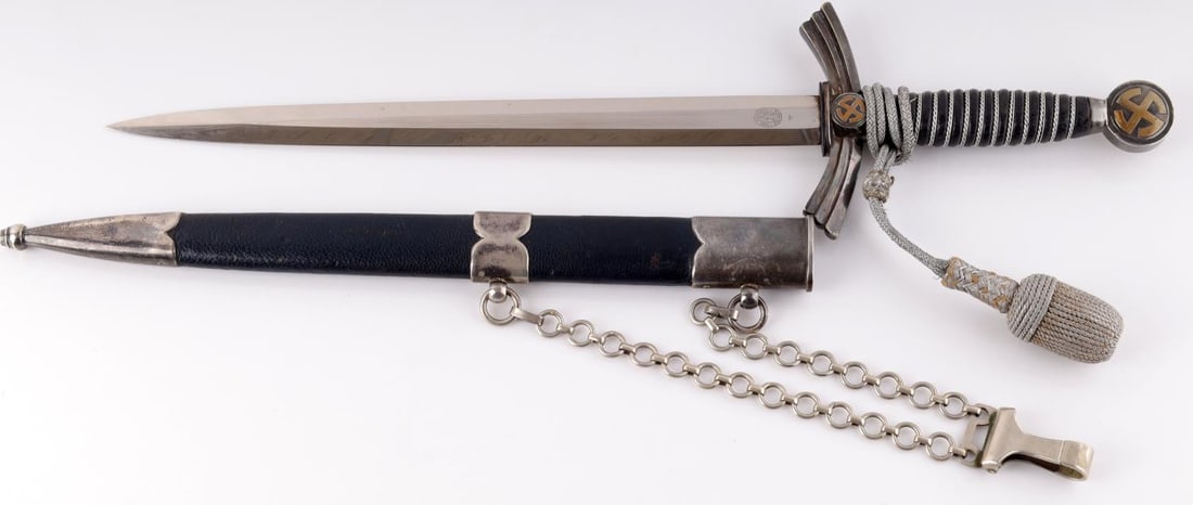 WWII GERMAN LUFTWAFFE FIRST MODEL DAGGER EICKHORN: An extremely fine example, near excellent Eickhorn blade with Luftwaffe Inspection stamp, steel scabbard fittings, nickel crossguard and pommel, full steel wire grip, case toned gross guard and pommel