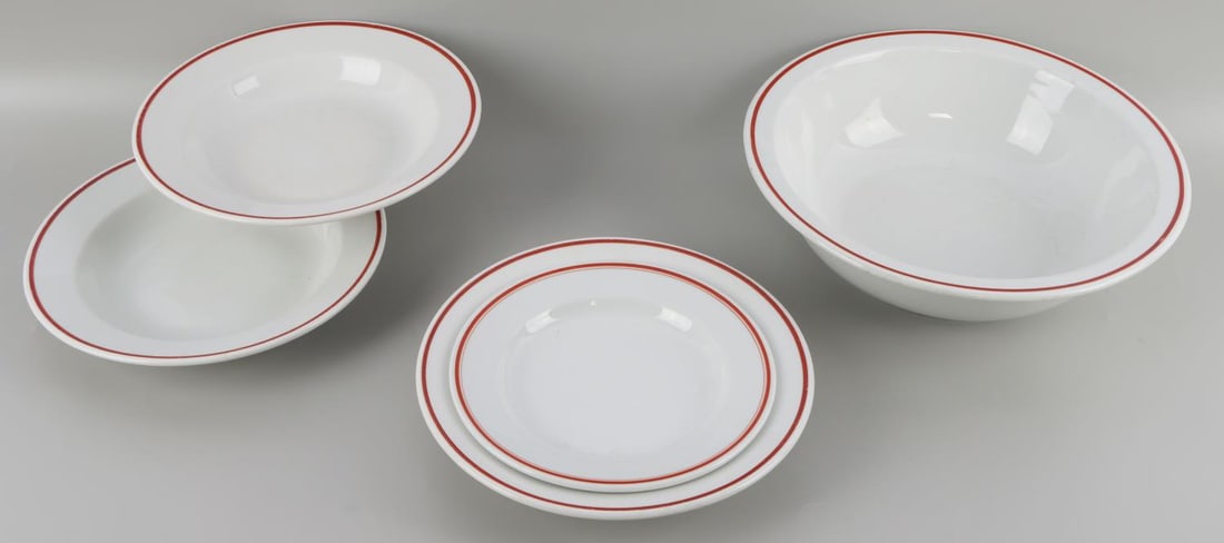 WWII GERMAN THIRD REICH 5 PIECE DAF DINNER SET: Five piece set. Marked with DAF insignia and Hutschenreuther maker. Measurements range 7 1/4 - 11 3/8 inches. Very good condition.