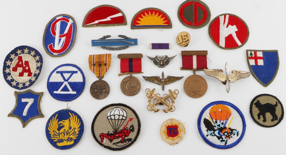 WWII & POST WAR US MEDALS PATCHED PINS & INSIGNIA: Includes two sterling WWII USAAF wings, an Asiatic Pacific Campaign medal with 3 star devices, two paratrooper patches, a USMC and Coast Guard medal. All in good condition.